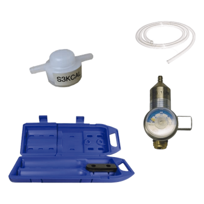 Kit de calibración para transmisores de gases tóxicos serie Sensepoint XCD RTD, con regulador de 1.5 LPM y estuche de transporte