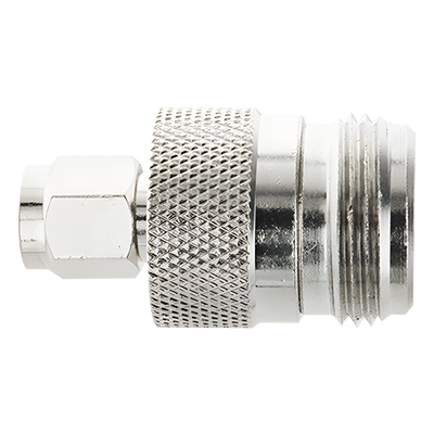 Adaptador en Linea de Conector SMA Macho a N Hembra.