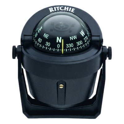 Brújula de Navegación Marítima Serie Explorer / Montaje en Bracket / Color Negro / 2 3/4" (70 mm) Direct Reading Dial / Iluminación Nocturna Verde Interna / Compensadores Integrados / Movimiento de Agujas con Rubí Z