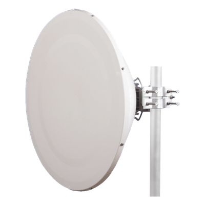 Antena direccional Alto Rendimiento / Parábola profunda para mayor aislamiento al ruido /4 ft / Guía de onda  para radio B5x y C5x / Ganancia de 35 dBi / Soporte de acero inoxidable / Polaridad en 90 ° y 45 ° / Incluye montaje.