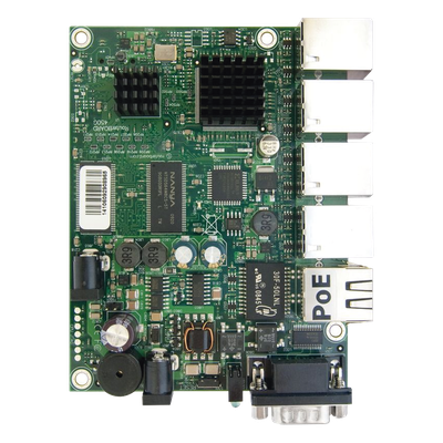 CPU de 680MHz, 256MB RAM, con 5 Puertos Gigabit Ethernet , Nivel de Licencia 5